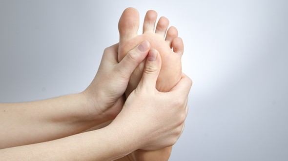 العناية بأقدام مريض السكري