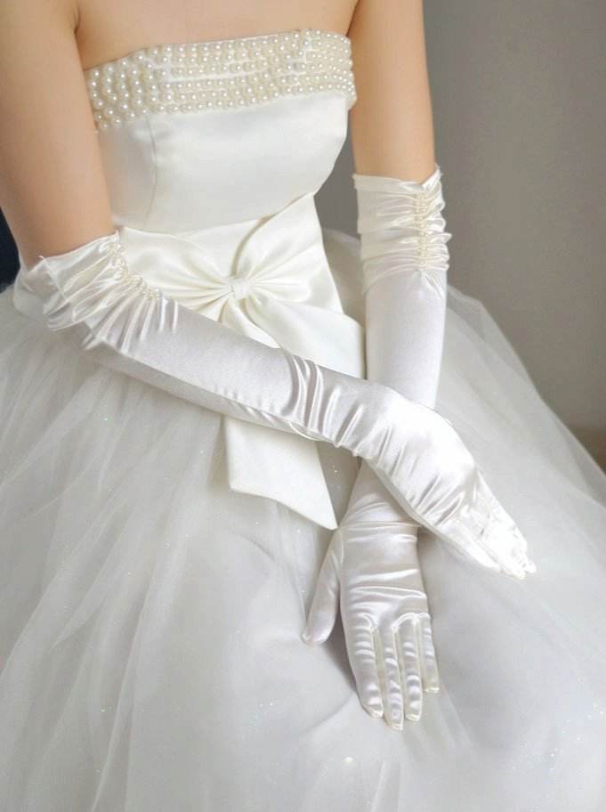 قفازات العروس