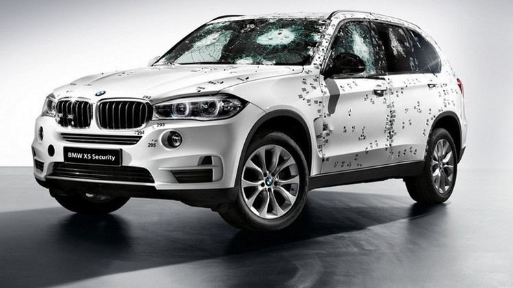 BMW تكشف عن سيارتها الجديدة المضادة للرصاص