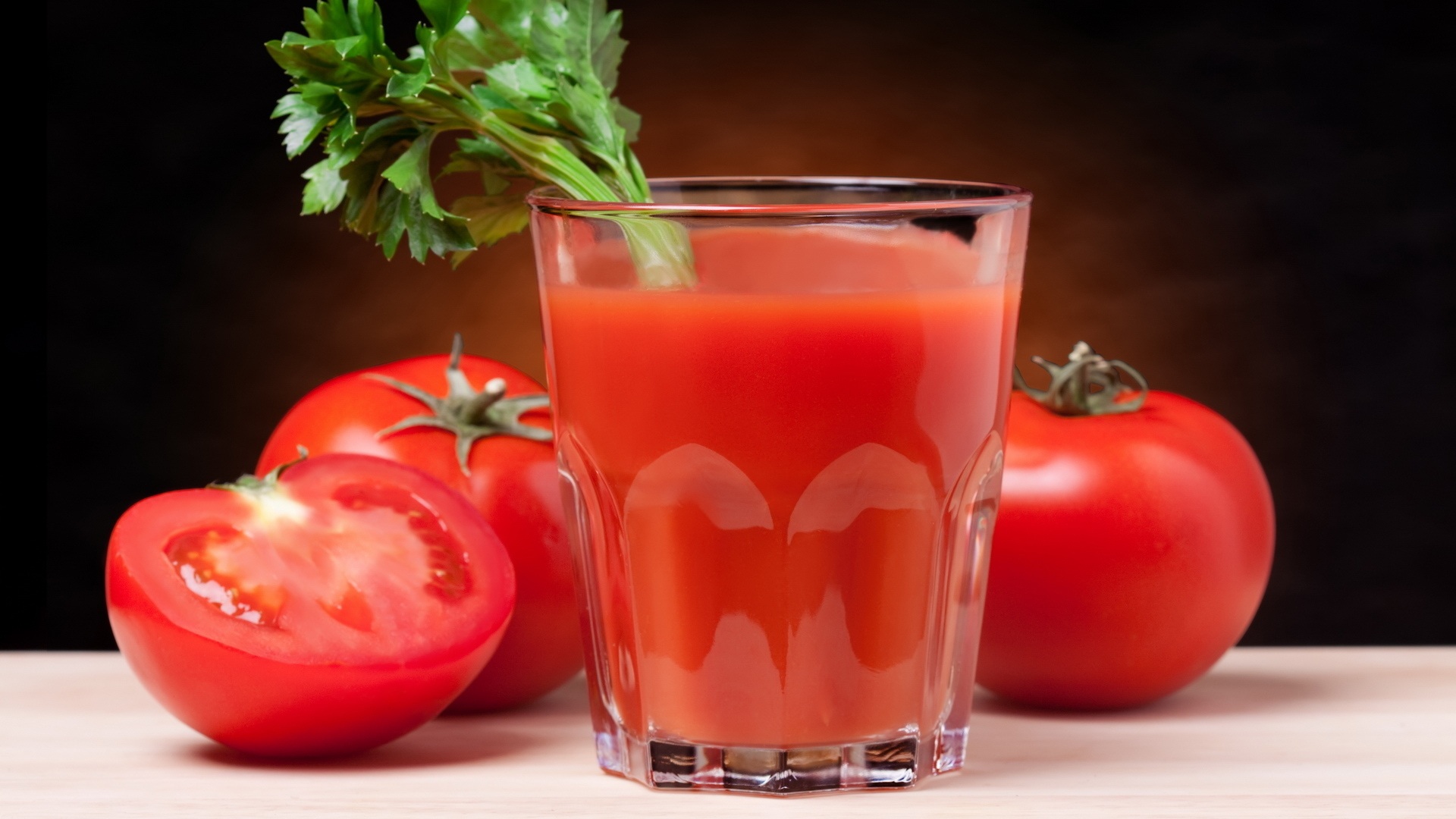 عصير الطماطم تعرف على فوائدة الخيالية