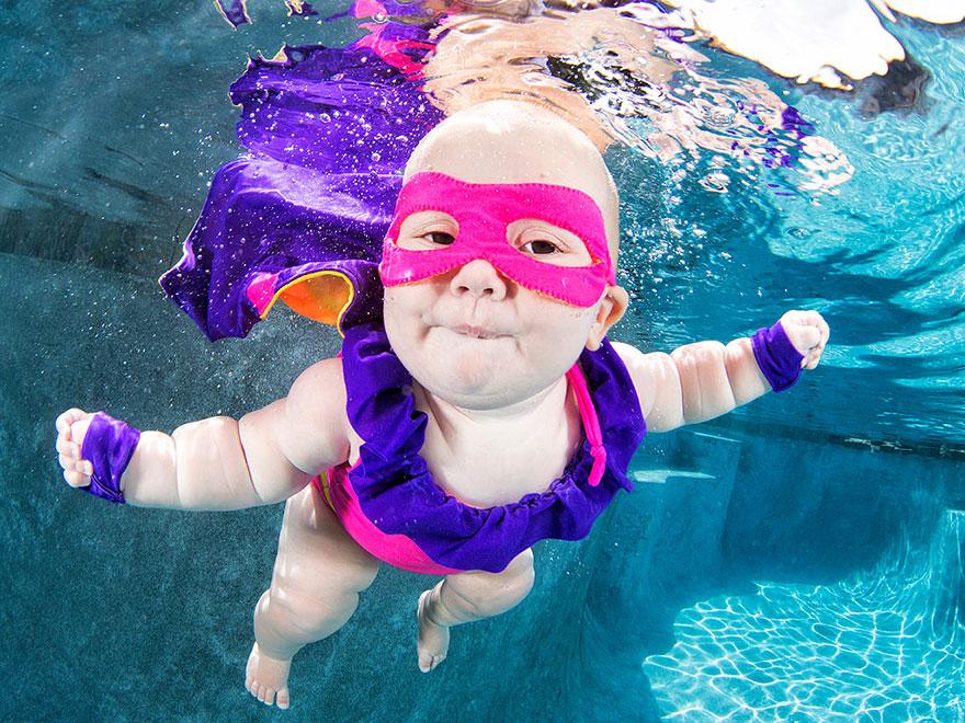اجمل صور اطفال تحت الماء مجموعة مميزة من احلى عالم