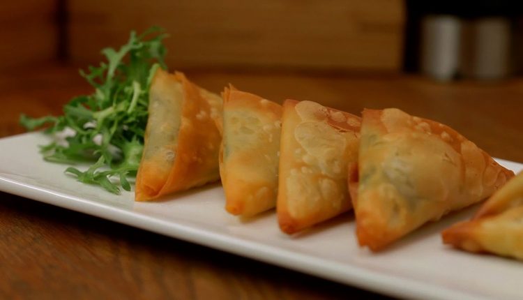 عمل سمبوسك لرمضان بالسبانخ و الجبن